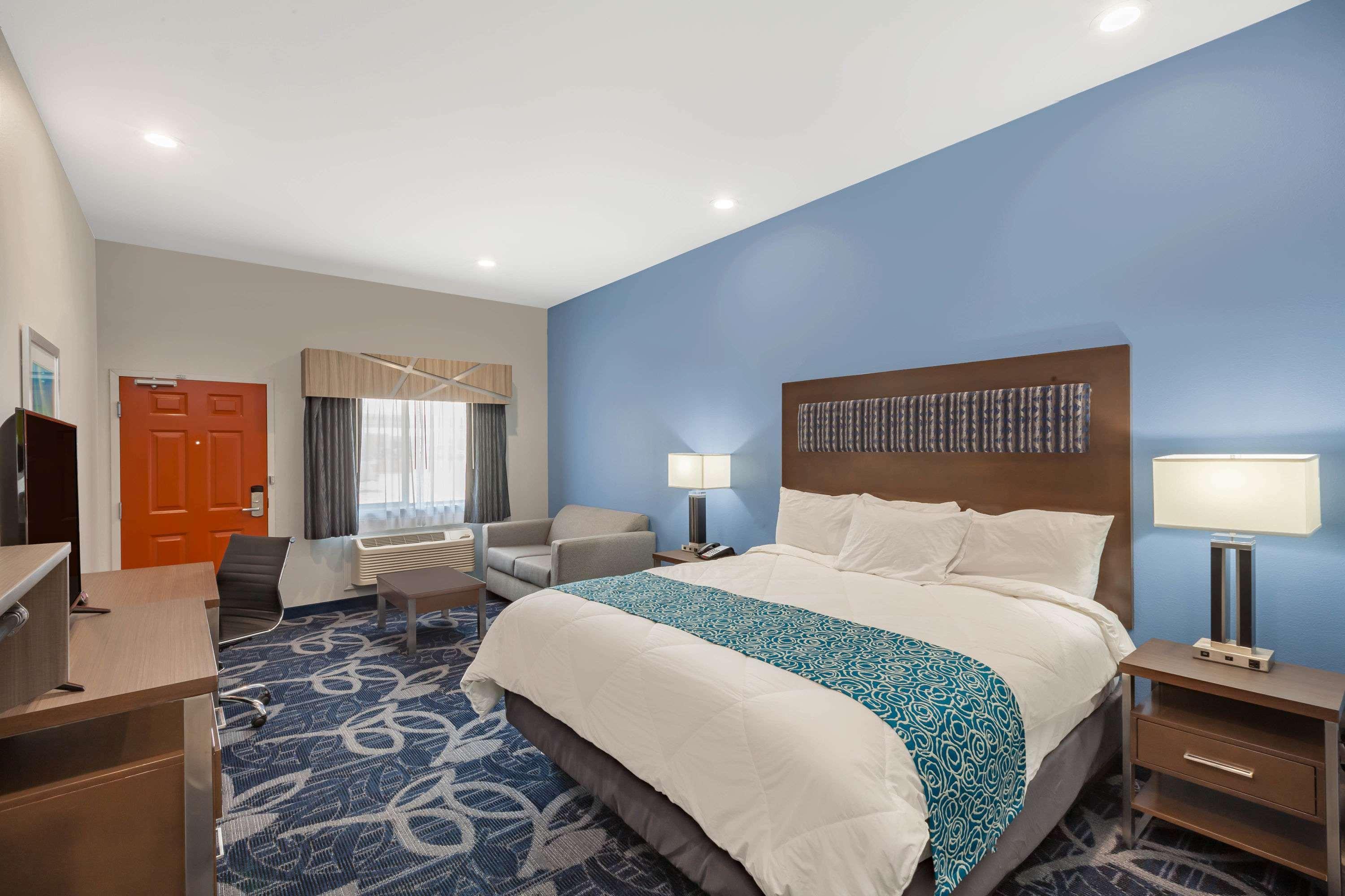 Отель Baymont By Wyndham Houston Hobby Airport Экстерьер фото